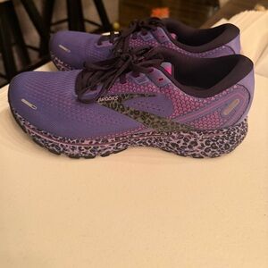 Brooks Ghost 14 Women's Purple and black Athletic Shoes 9.5